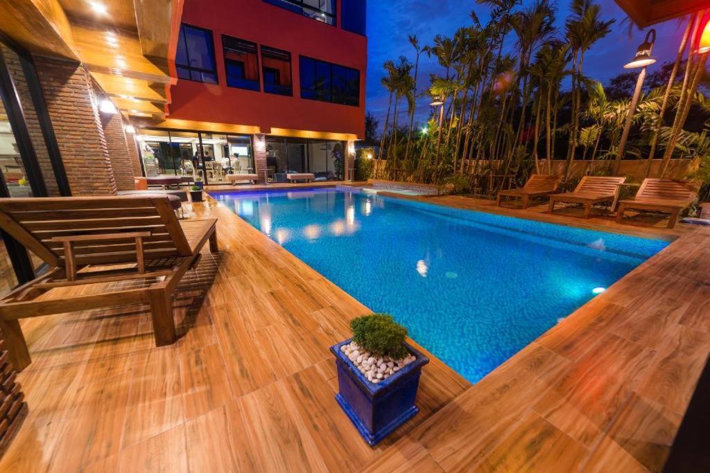 Thongtara House Boutique Srinakarin Hotel Bangkok Exterior photo