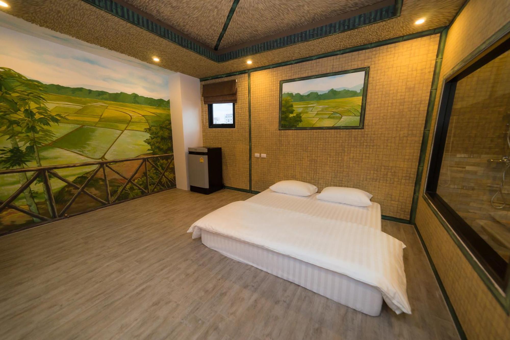 Thongtara House Boutique Srinakarin Hotel Bangkok Room photo