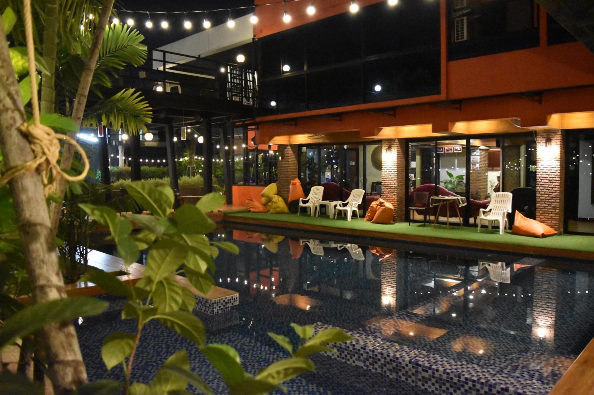 Thongtara House Boutique Srinakarin Hotel Bangkok Exterior photo