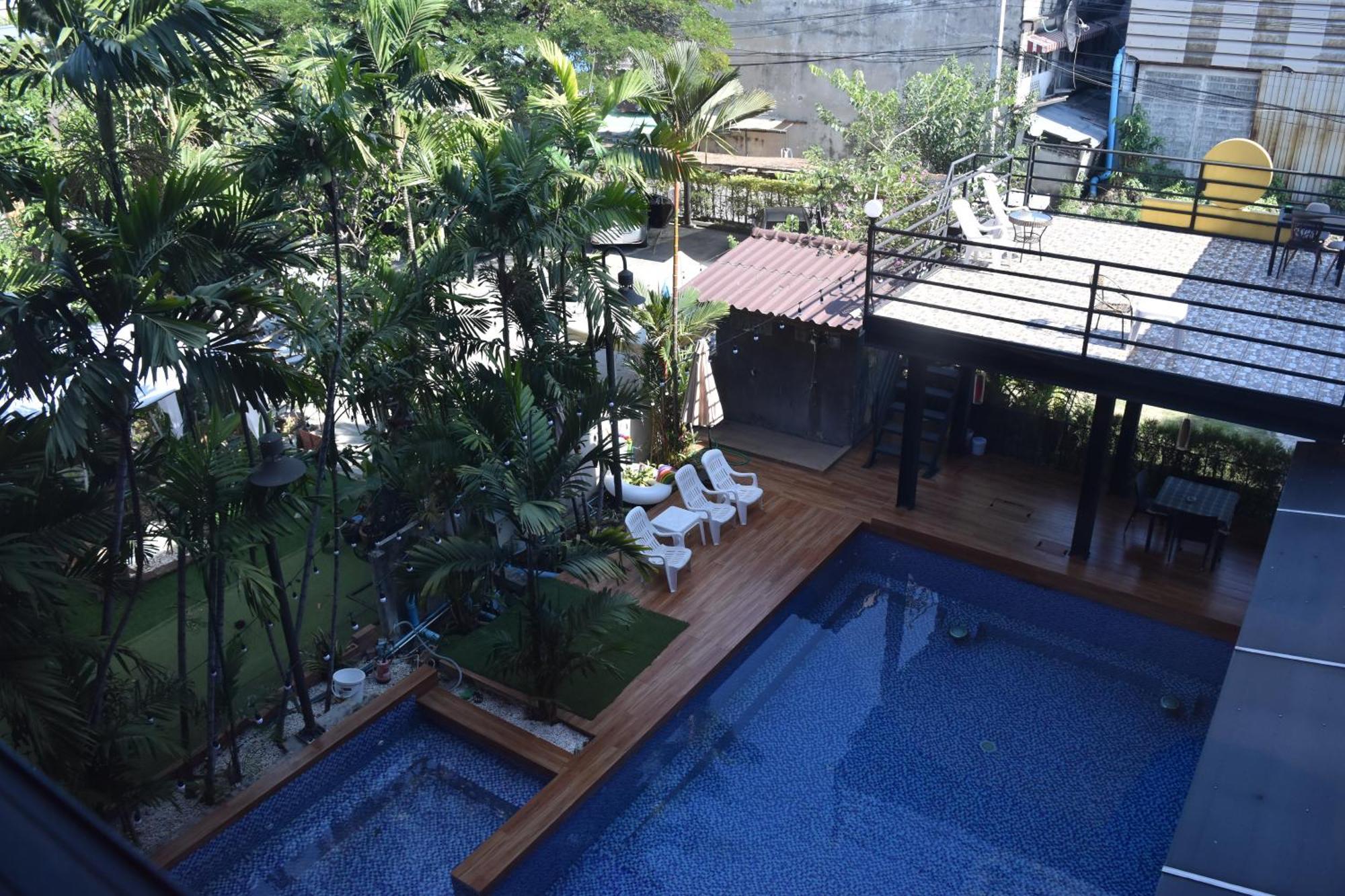 Thongtara House Boutique Srinakarin Hotel Bangkok Exterior photo