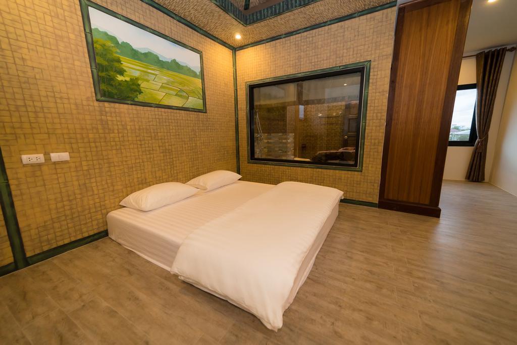 Thongtara House Boutique Srinakarin Hotel Bangkok Room photo